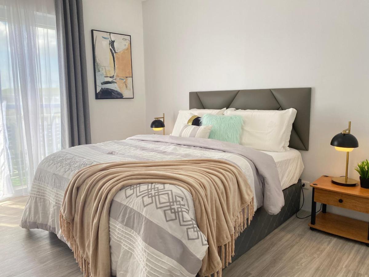 Amani Grand #332, Near Mactan Airport,fast Wifi, Netflix & Pool Apartment